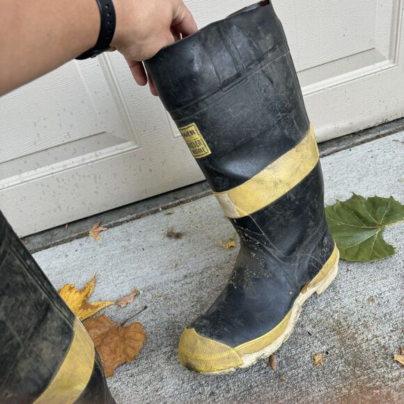 Vintage Ranger Rubber Co Firemaster Steel Midsole Insulated Boots Size 10.5? USA main image 8